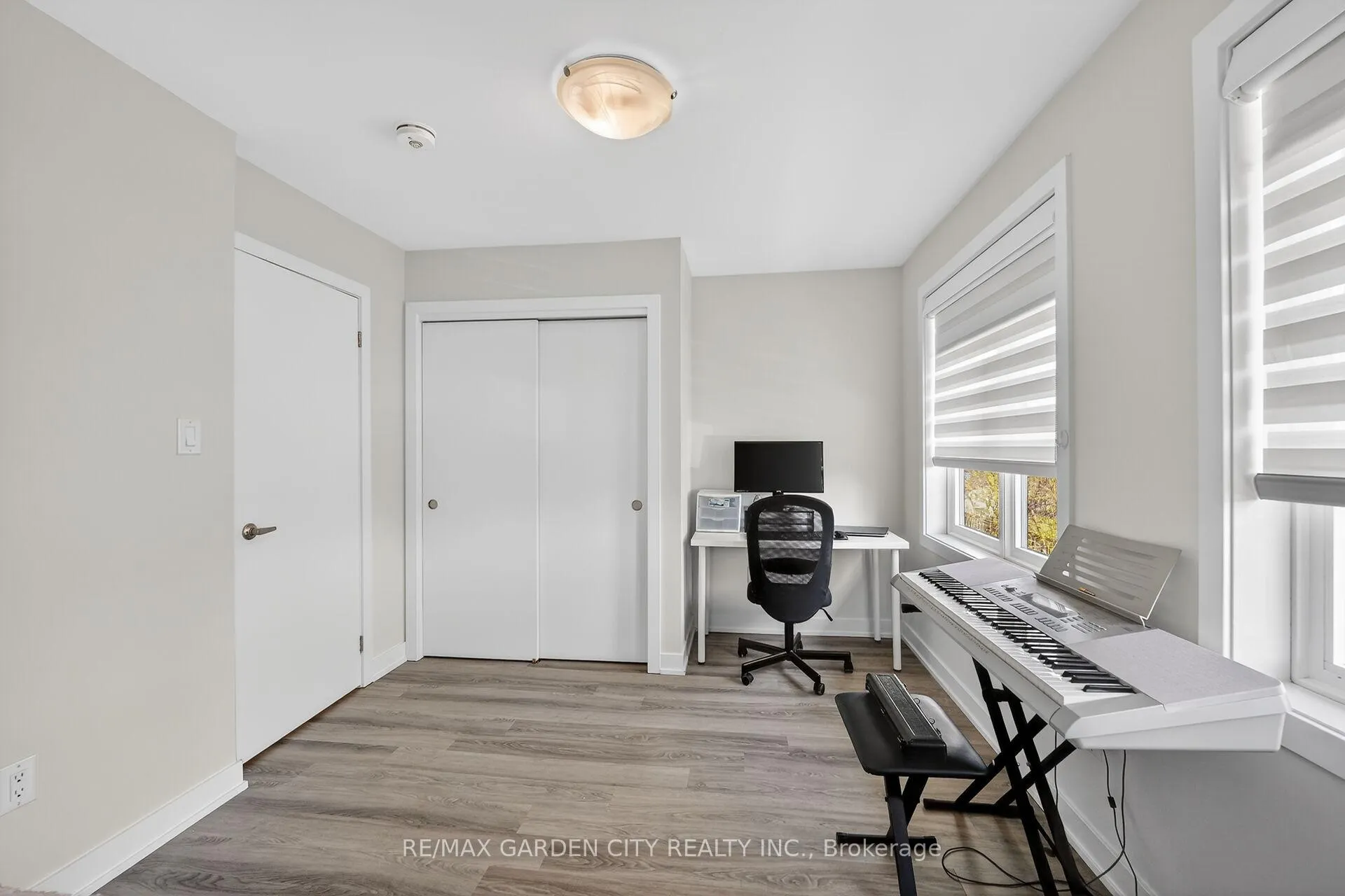 Photo 20 of 4 Munay Lane, Hamilton, Ancaster — HOMEH