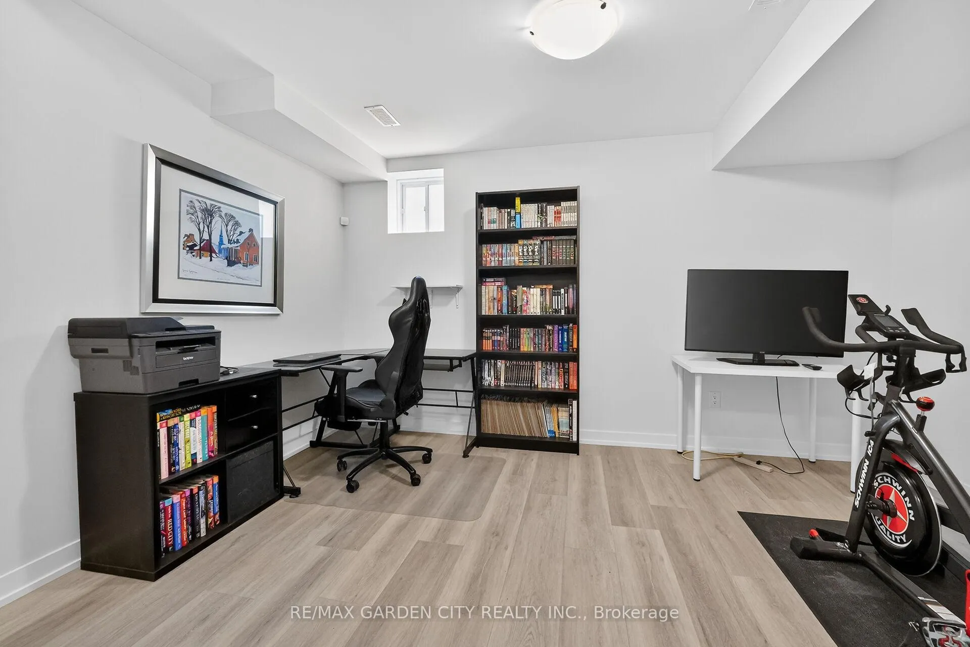 Photo 24 of 4 Munay Lane, Hamilton, Ancaster — HOMEH