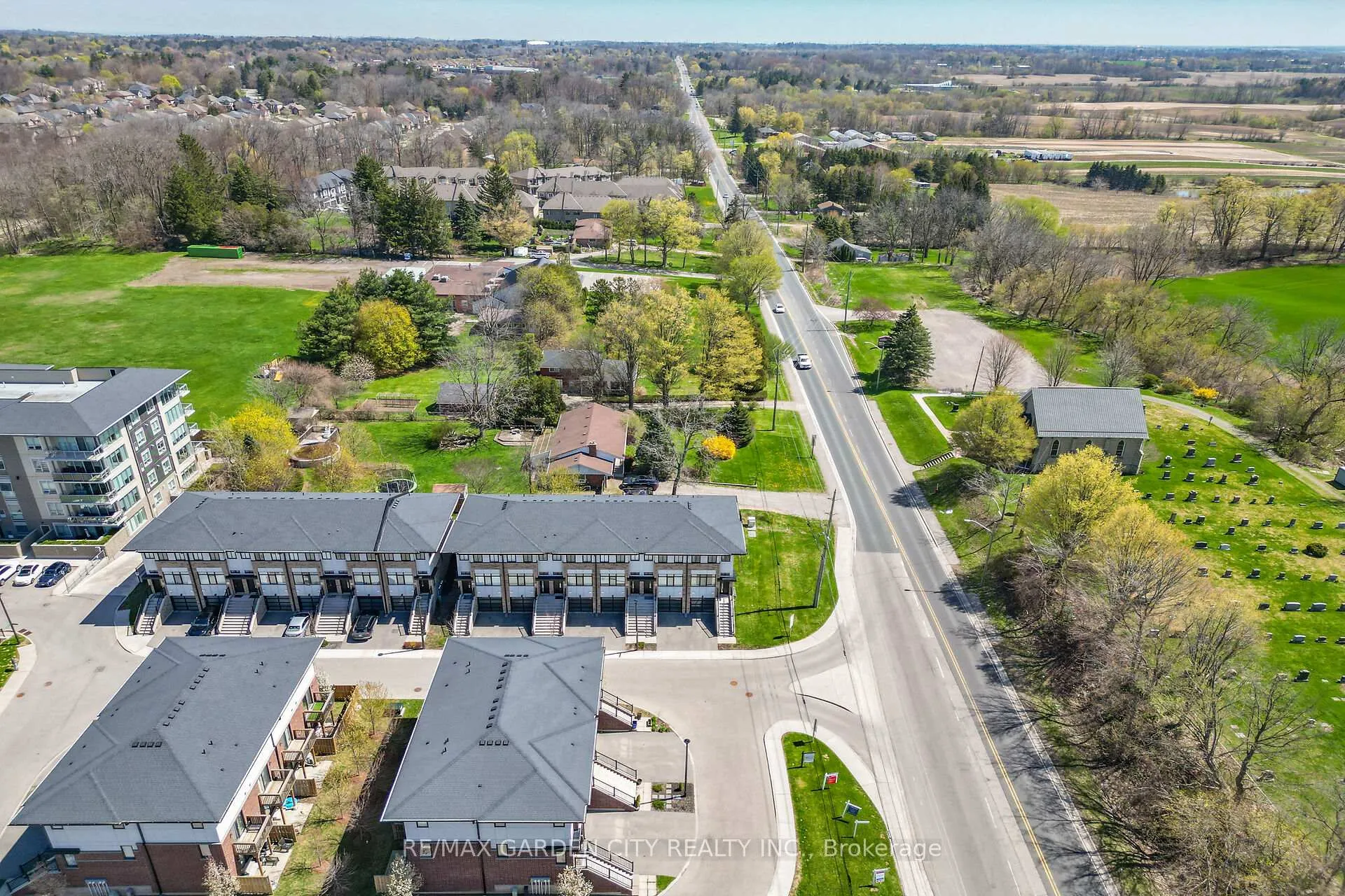 Photo 29 of 4 Munay Lane, Hamilton, Ancaster — HOMEH