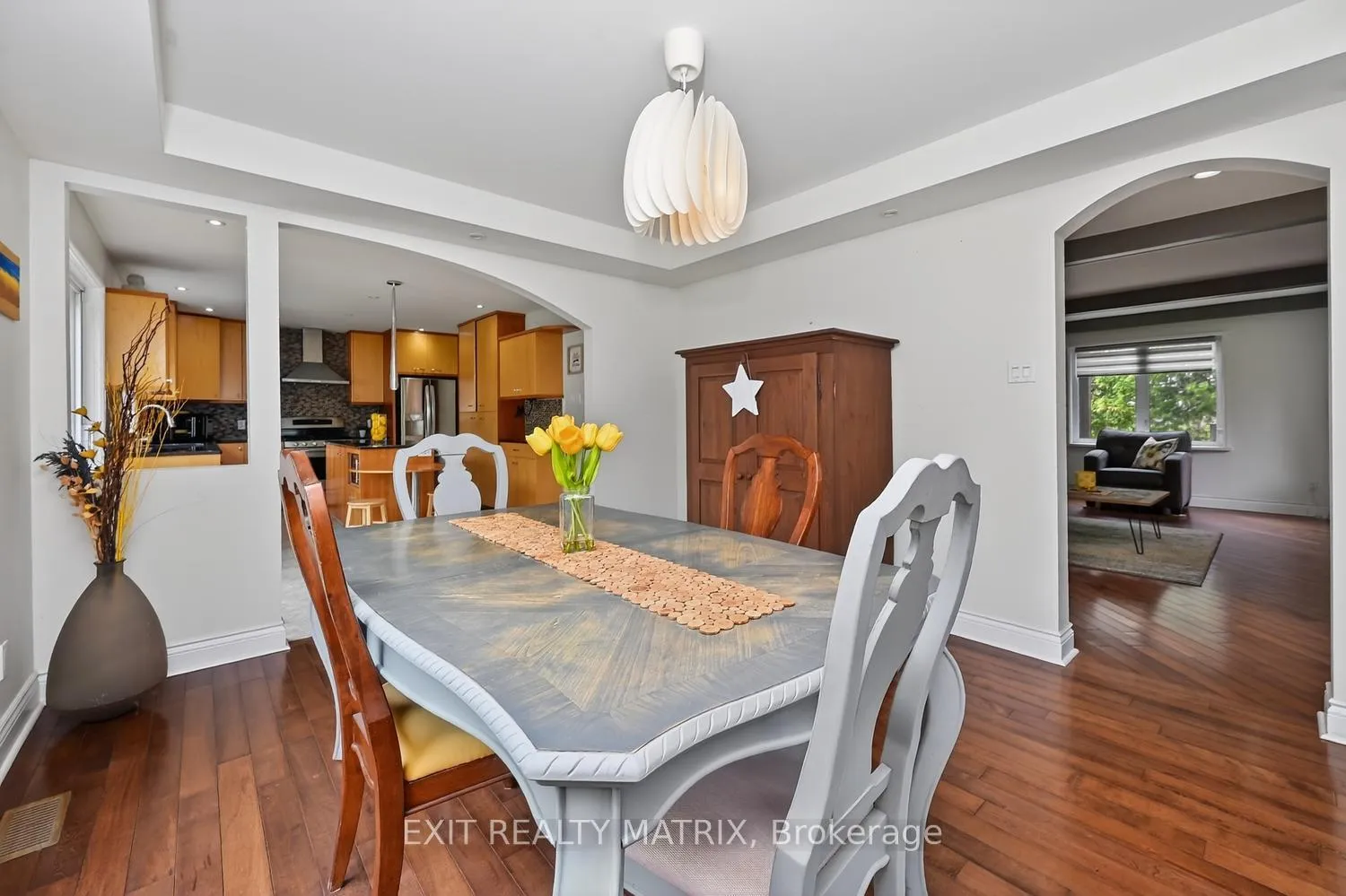 Photo 9 of 4081 Caracourt Drive, Ottawa, Vernon — HOMEH