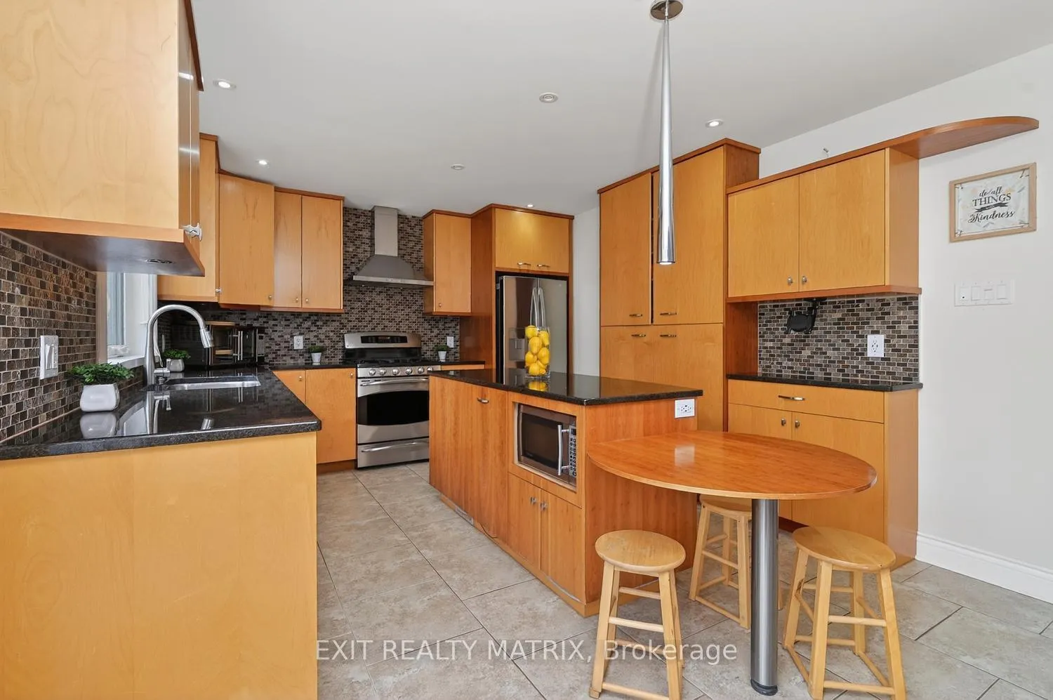 Photo 12 of 4081 Caracourt Drive, Ottawa, Vernon — HOMEH