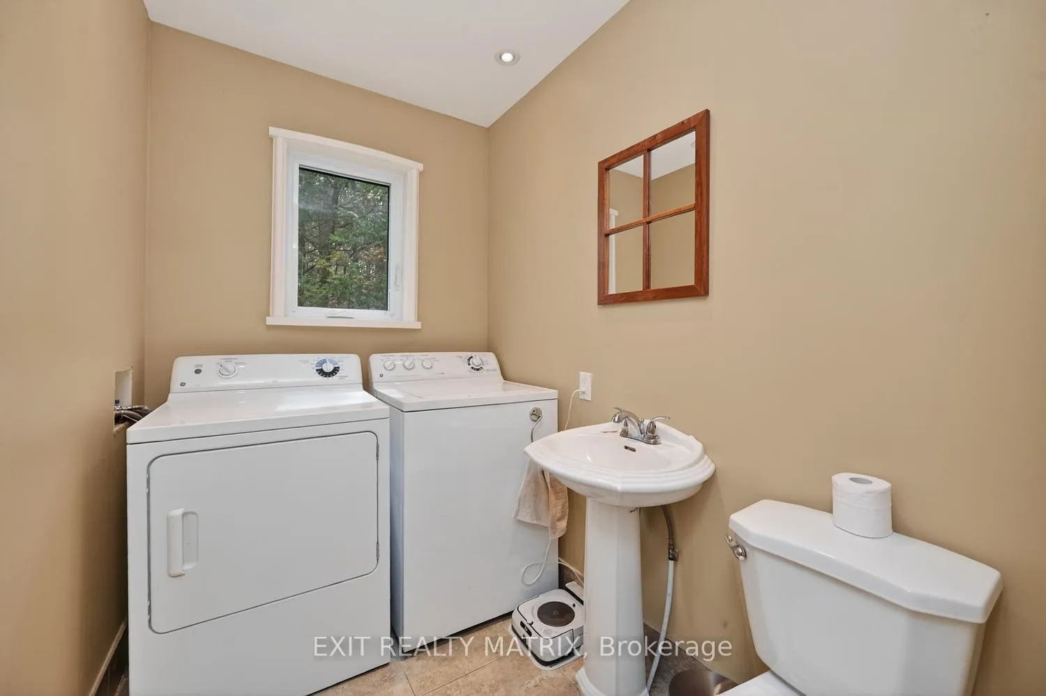 Photo 16 of 4081 Caracourt Drive, Ottawa, Vernon — HOMEH