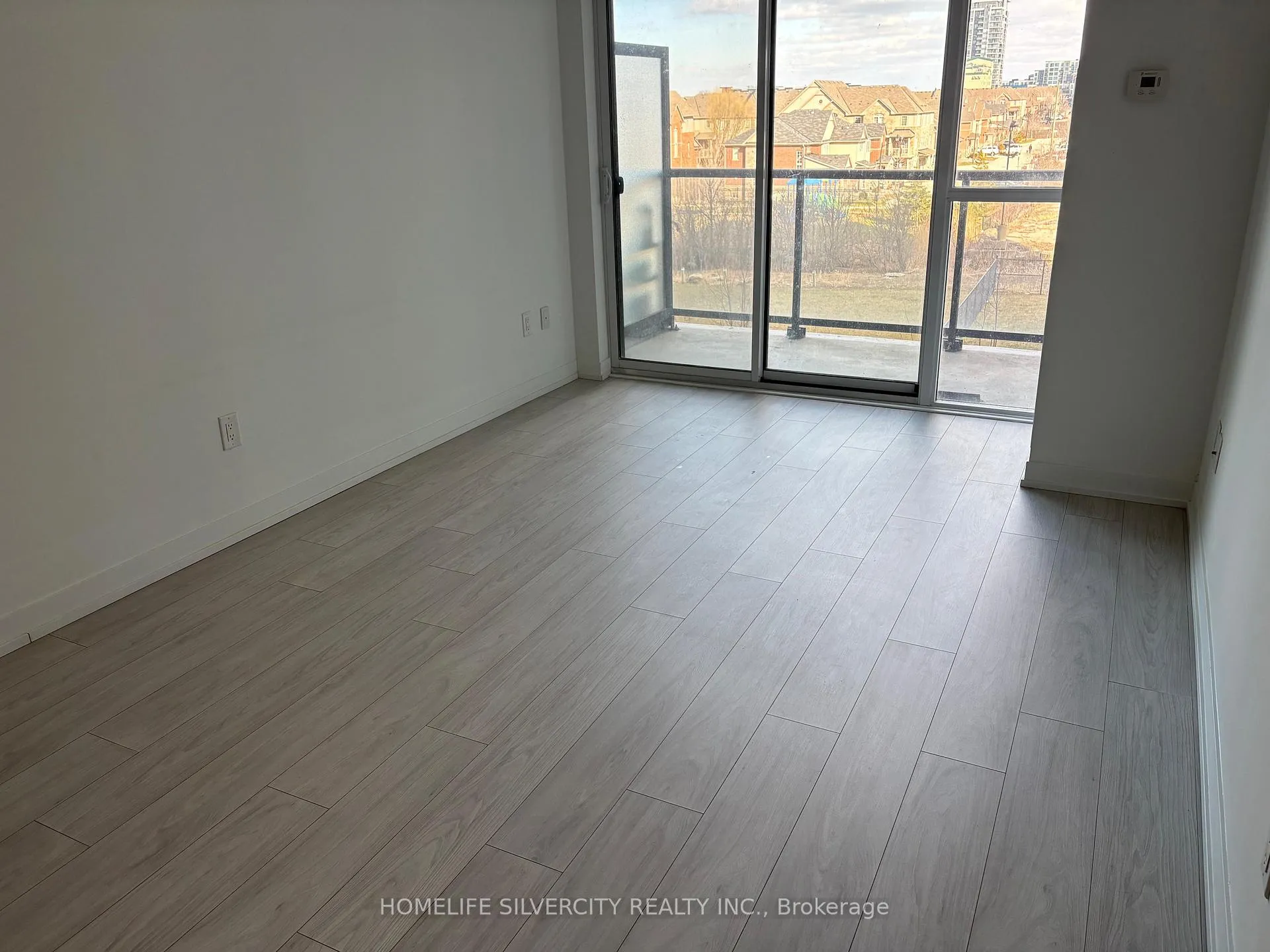 Photo 3 of Unit 312, 550 North Service Road, Grimsby, Grimsby Beach — HOMEH