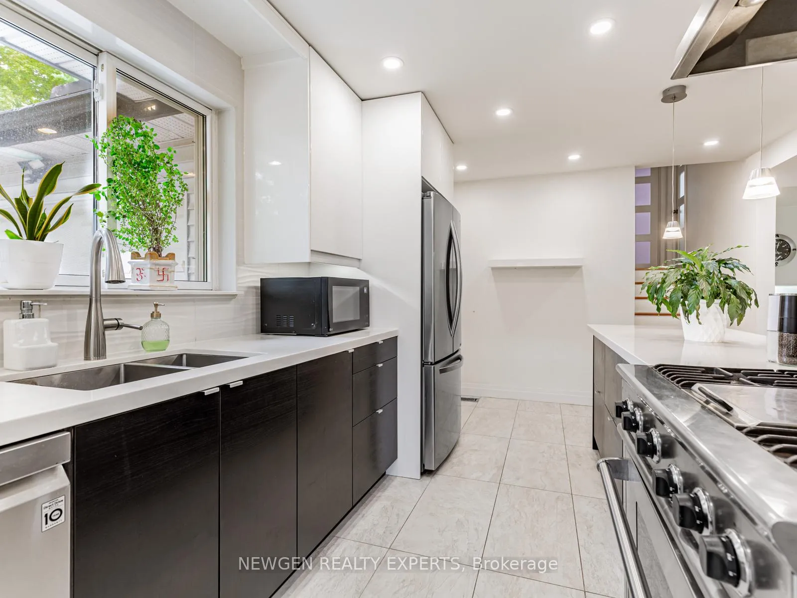 Photo 6 of 80 Sherwood Forest Drive, Markham, Bullock — HOMEH