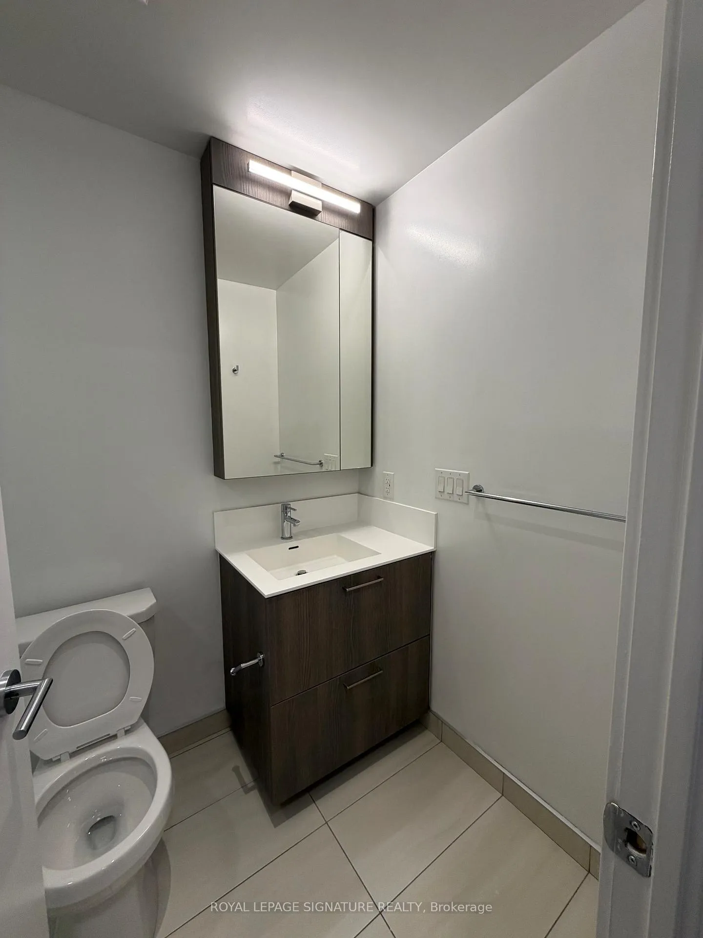 Photo 10 of Unit 710, 40 Lagerfeld Drive, Brampton, Northwest Brampton — HOMEH