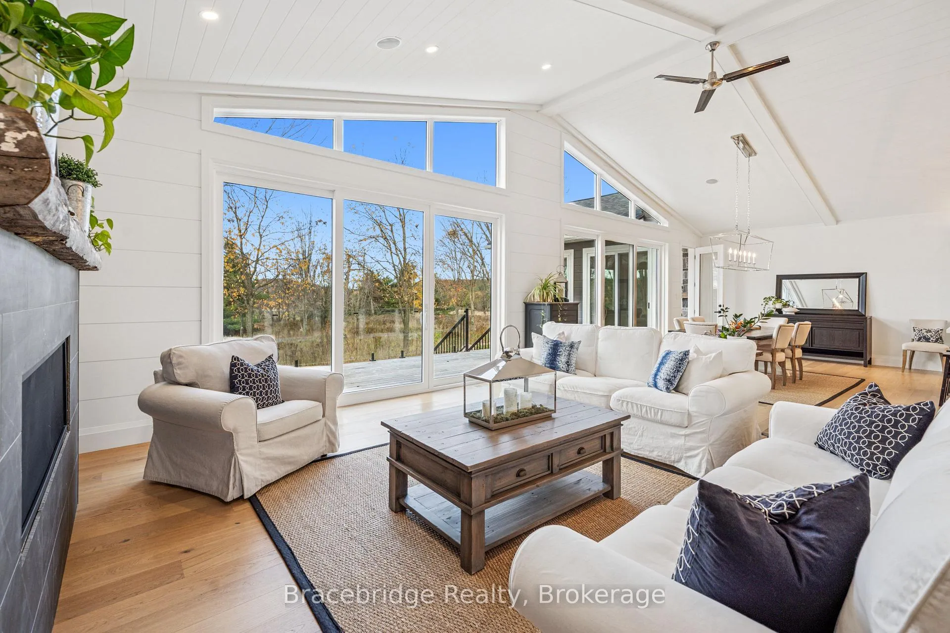 Photo 4 of 1006 Stephens Bay Road, Bracebridge, Muskoka (N) — HOMEH