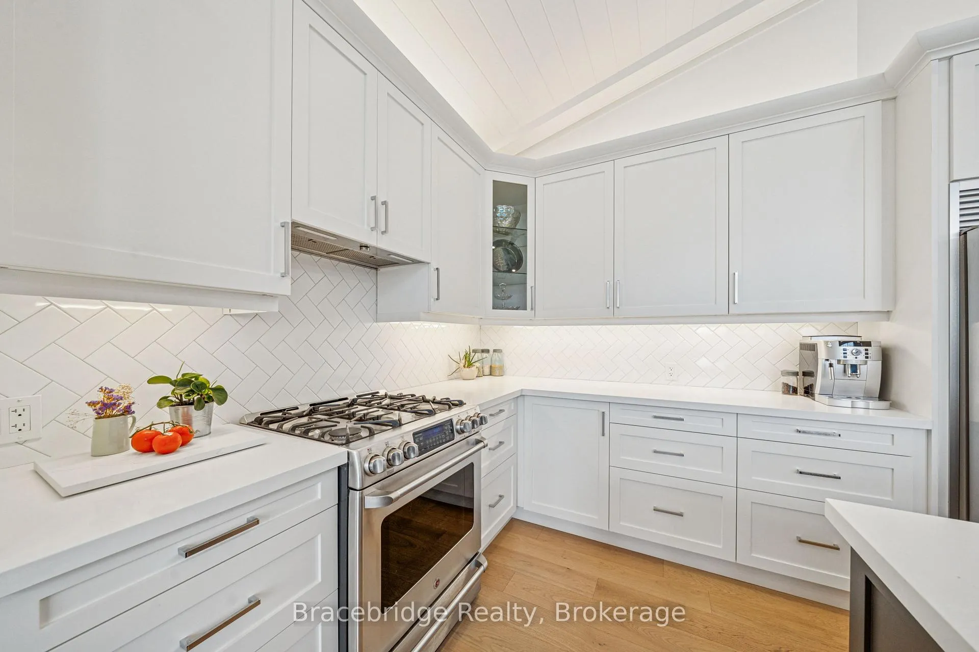 Photo 12 of 1006 Stephens Bay Road, Bracebridge, Muskoka (N) — HOMEH