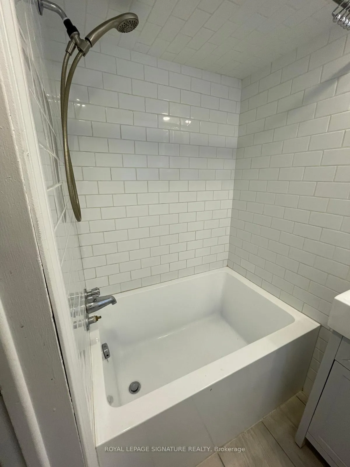 Photo 8 of Unit 1B, 9 Wilson Park Road, Toronto, South Parkdale — HOMEH