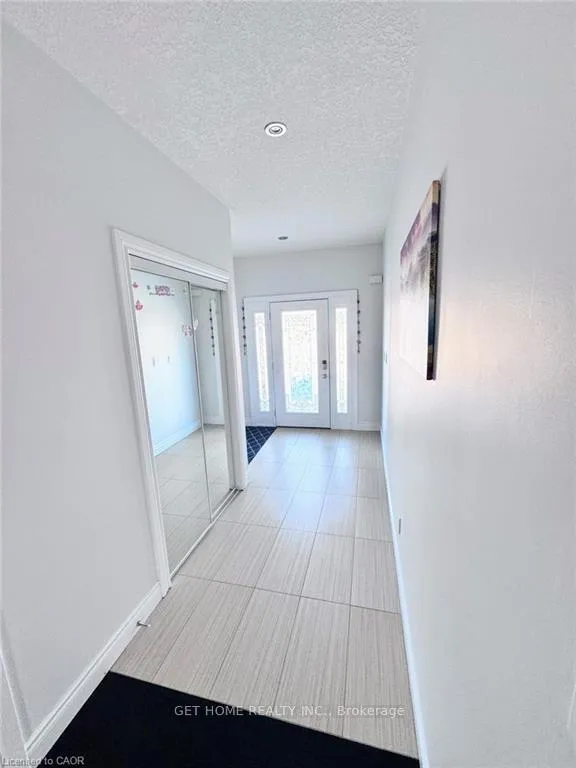 Photo 3 of 294 Featherstone Crescent, Kitchener, Huron Park — HOMEH