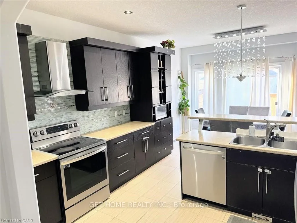 Photo 7 of 294 Featherstone Crescent, Kitchener, Huron Park — HOMEH