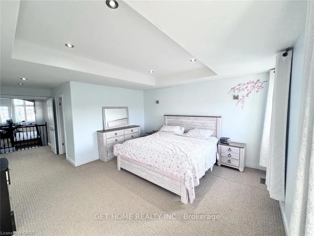 Photo 9 of 294 Featherstone Crescent, Kitchener, Huron Park — HOMEH