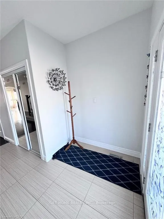 Photo 12 of 294 Featherstone Crescent, Kitchener, Huron Park — HOMEH