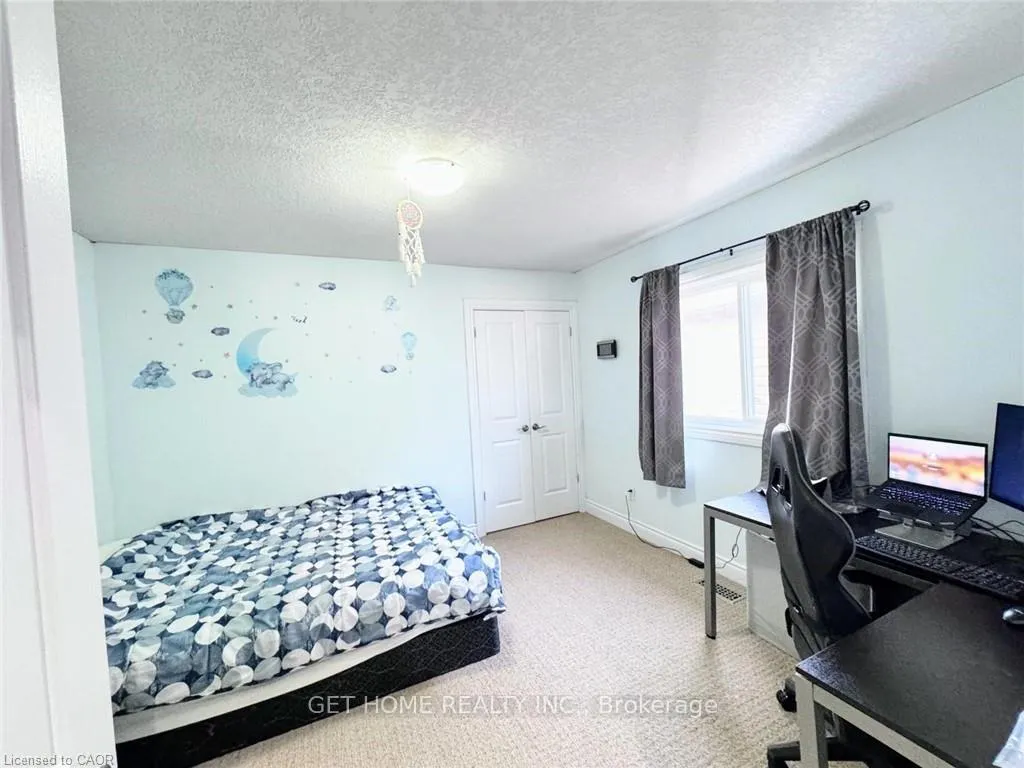 Photo 13 of 294 Featherstone Crescent, Kitchener, Huron Park — HOMEH