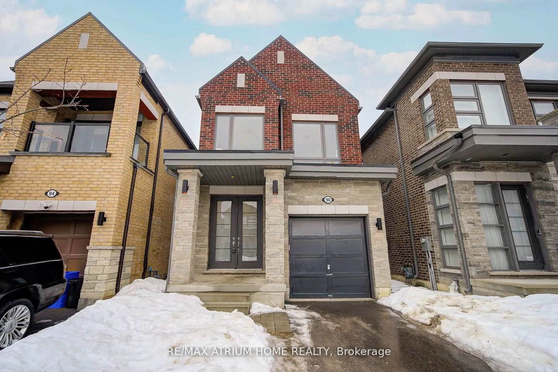Photo 2 of 90 Hesperus Road, Vaughan, Patterson — HOMEH