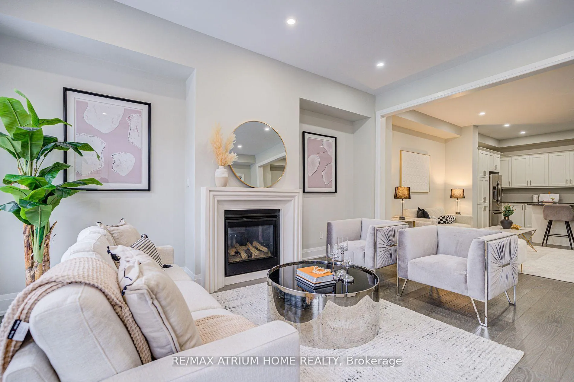 Photo 9 of 90 Hesperus Road, Vaughan, Patterson — HOMEH