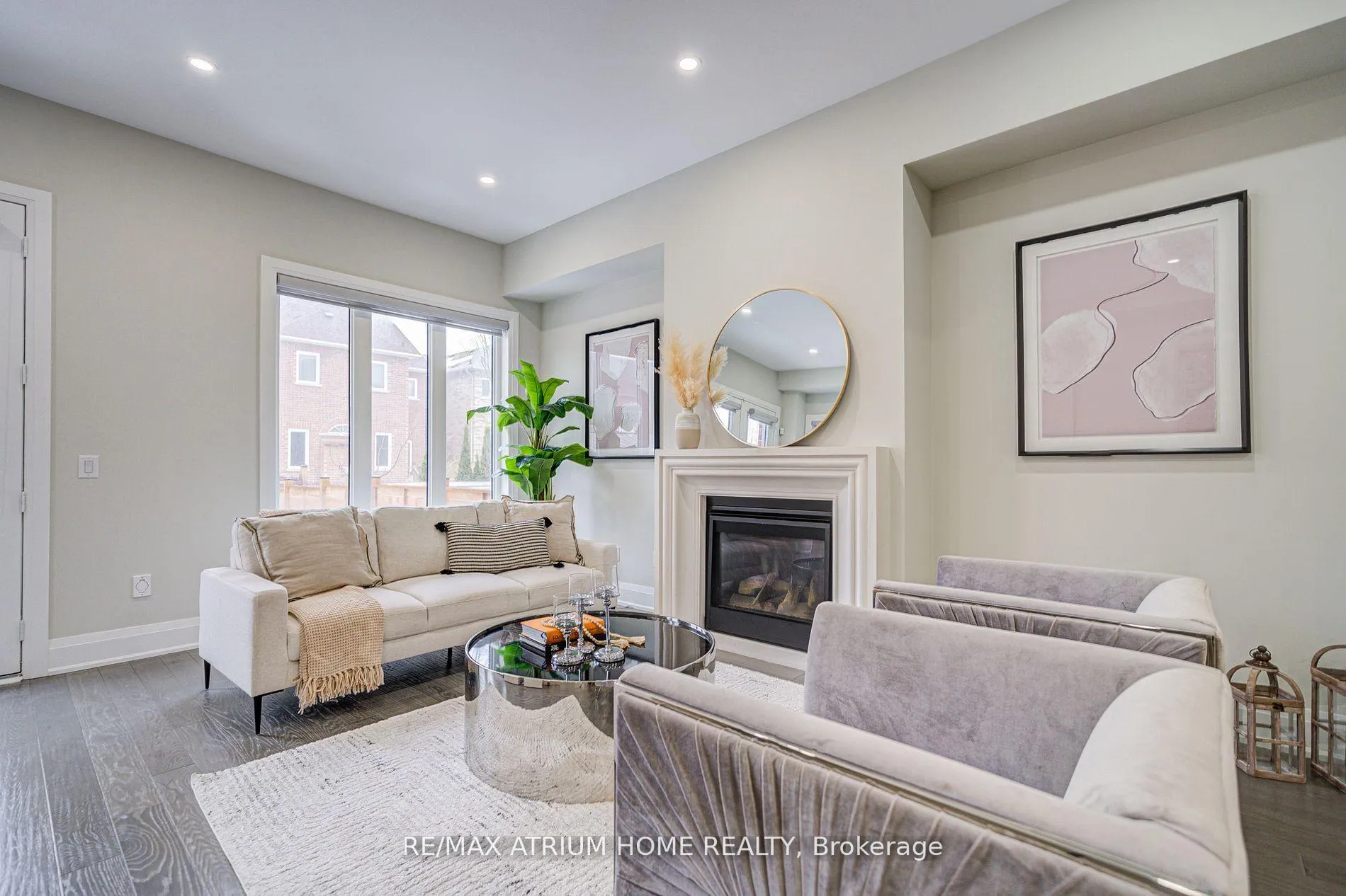 Photo 10 of 90 Hesperus Road, Vaughan, Patterson — HOMEH