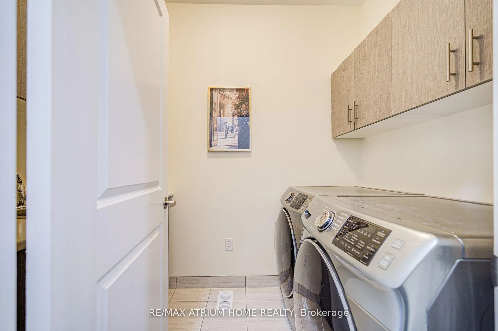 Photo 22 of 90 Hesperus Road, Vaughan, Patterson — HOMEH
