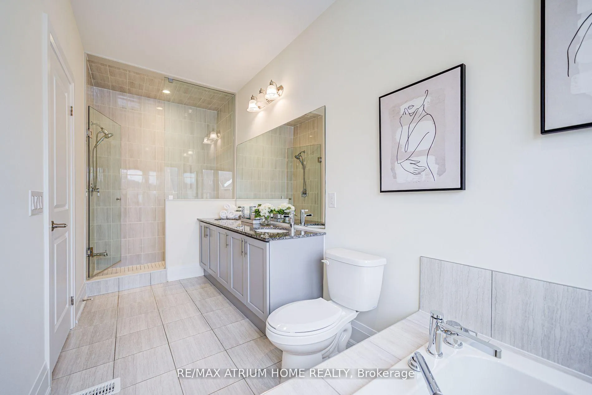 Photo 25 of 90 Hesperus Road, Vaughan, Patterson — HOMEH