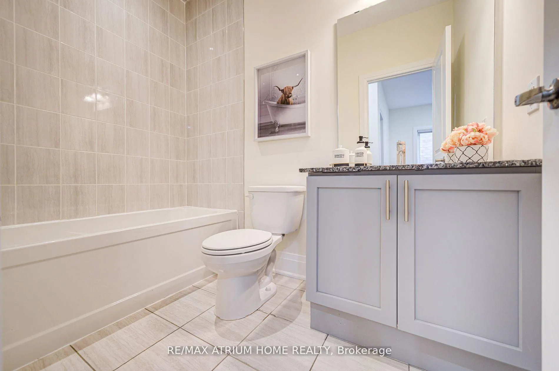 Photo 28 of 90 Hesperus Road, Vaughan, Patterson — HOMEH