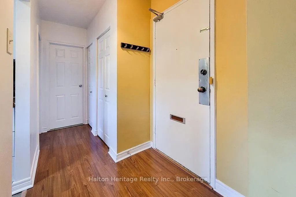 Photo 3 of Unit 905, 81 Charlton Avenue E, Hamilton, Corktown — HOMEH