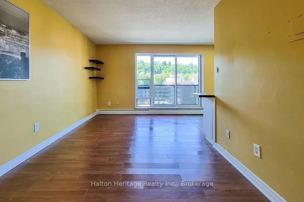 Photo 7 of Unit 905, 81 Charlton Avenue E, Hamilton, Corktown — HOMEH