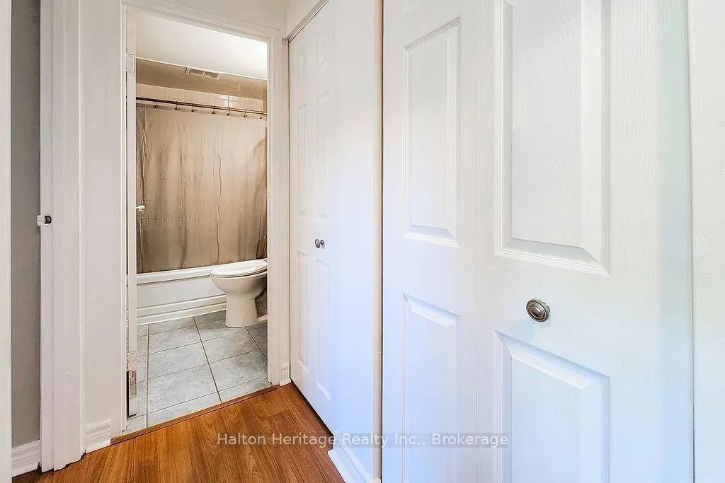 Photo 10 of Unit 905, 81 Charlton Avenue E, Hamilton, Corktown — HOMEH