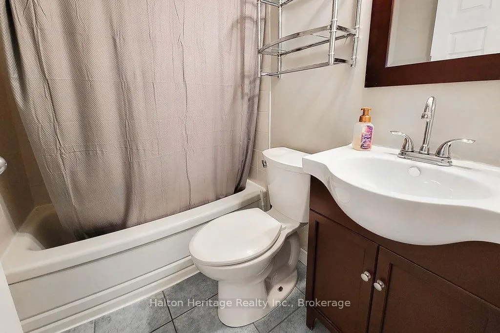 Photo 11 of Unit 905, 81 Charlton Avenue E, Hamilton, Corktown — HOMEH
