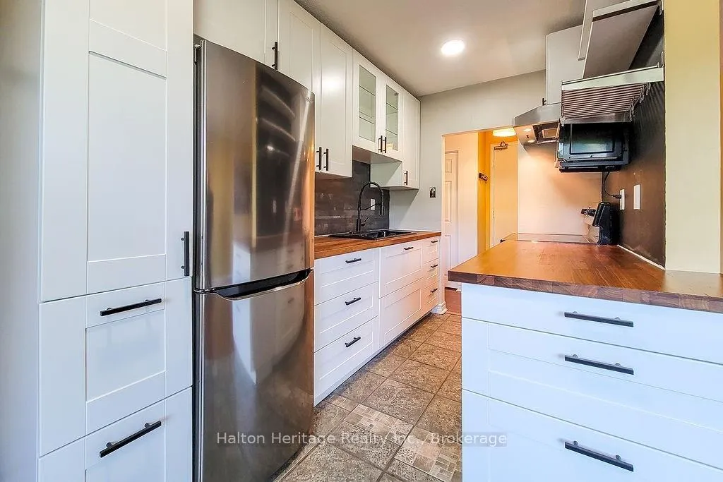 Photo 18 of Unit 905, 81 Charlton Avenue E, Hamilton, Corktown — HOMEH