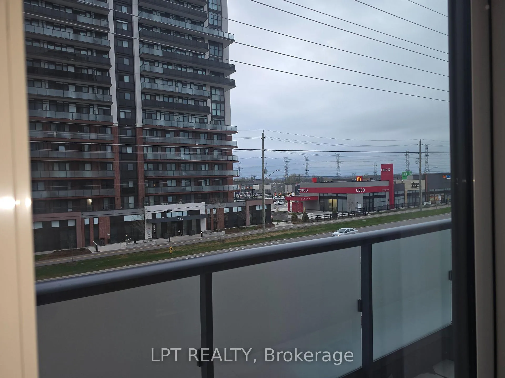Photo 2 of Unit 320, 2545 Simcoe Street N, Oshawa, Windfields — HOMEH