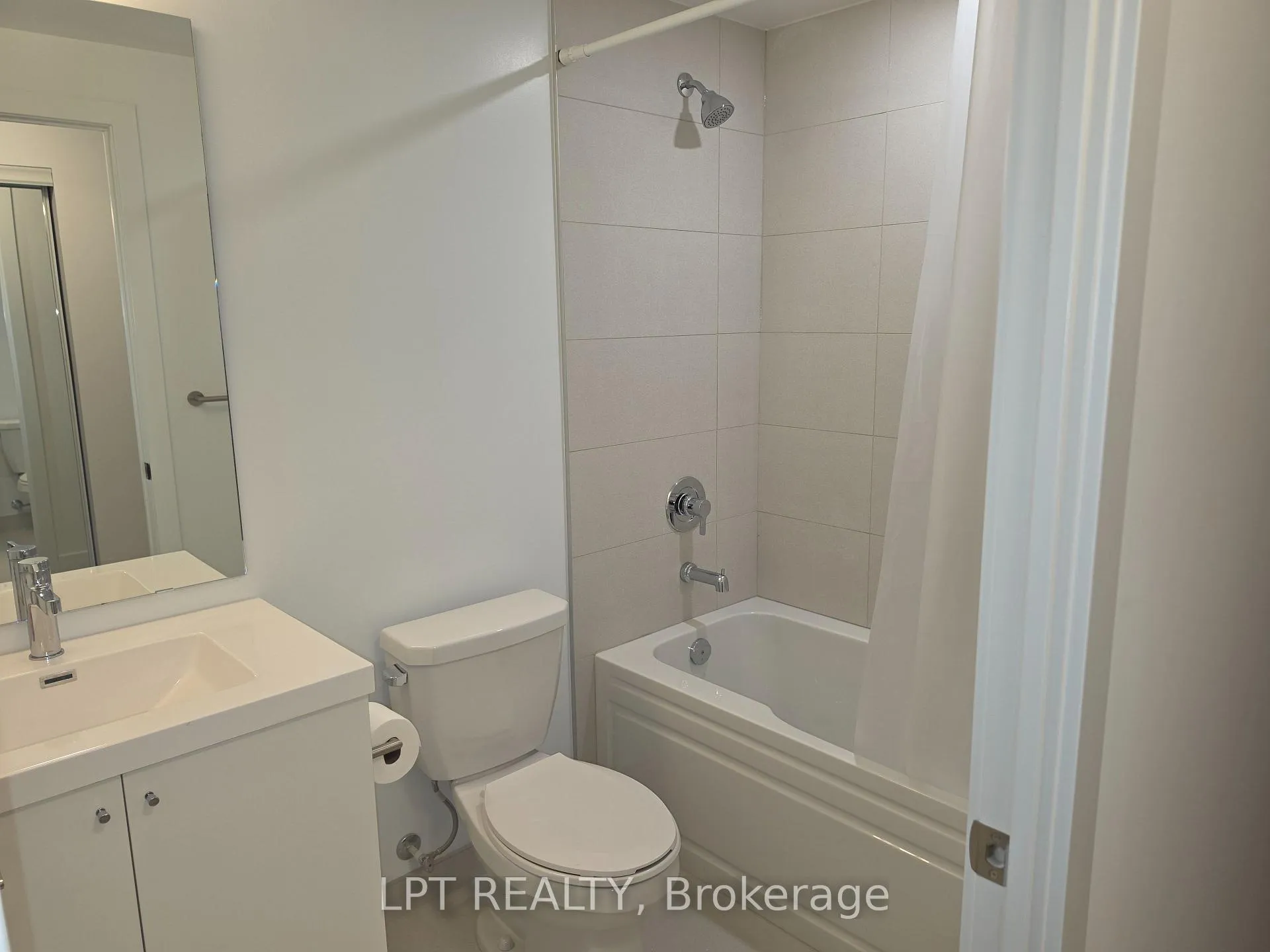 Photo 4 of Unit 320, 2545 Simcoe Street N, Oshawa, Windfields — HOMEH