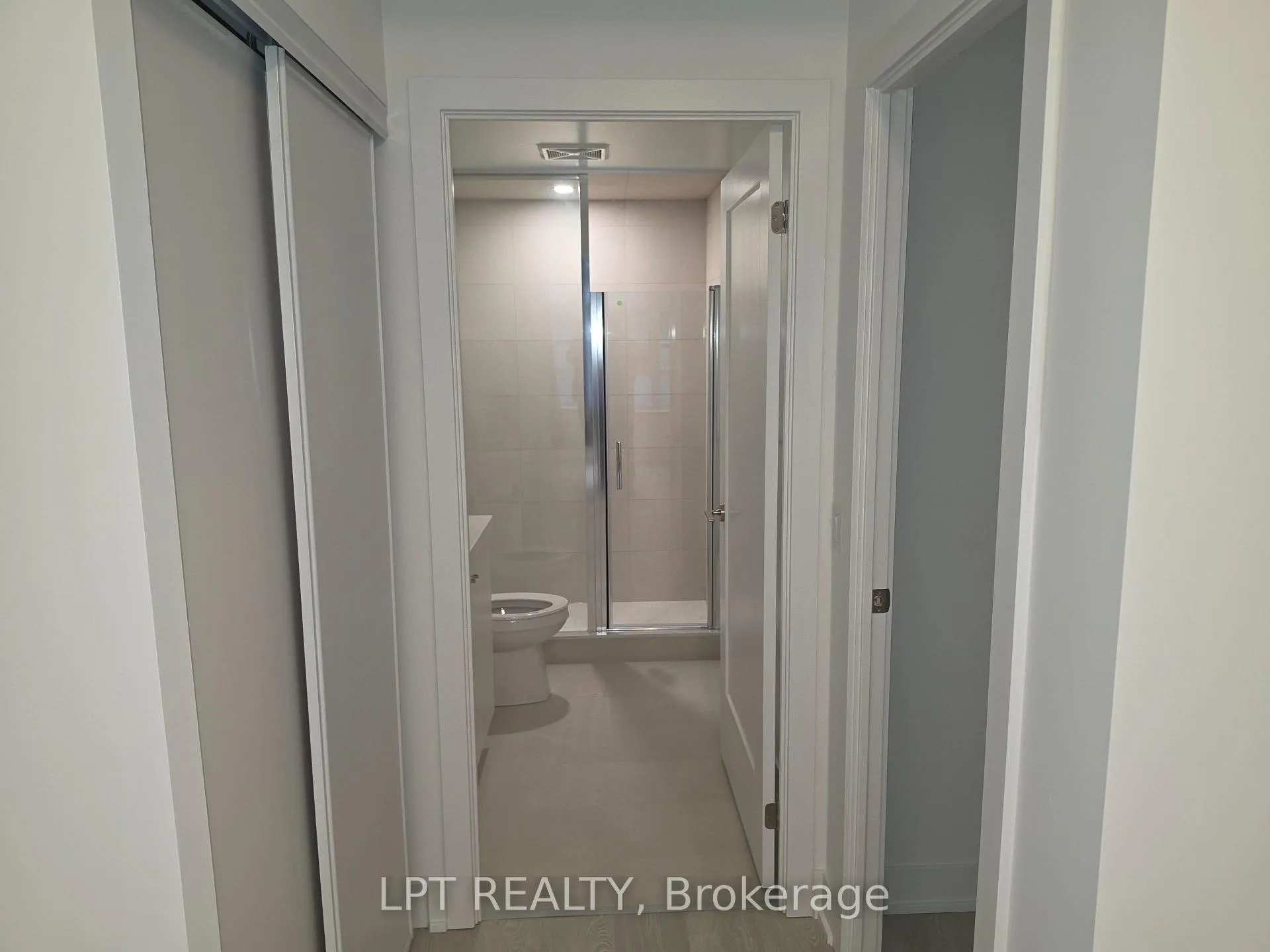 Photo 6 of Unit 320, 2545 Simcoe Street N, Oshawa, Windfields — HOMEH