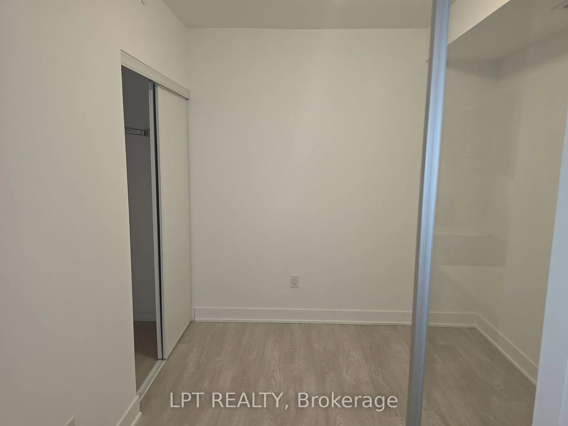 Photo 11 of Unit 320, 2545 Simcoe Street N, Oshawa, Windfields — HOMEH