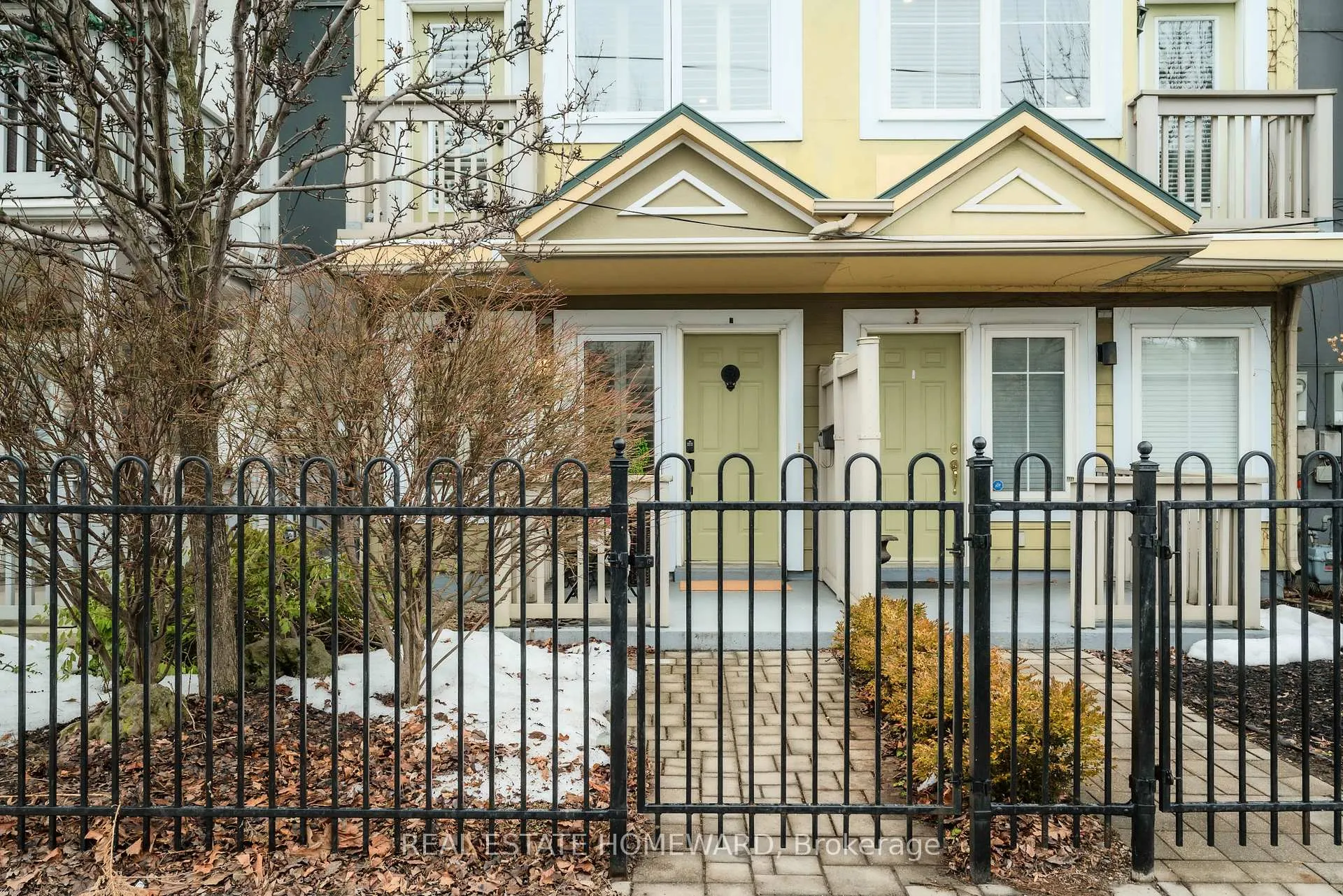 Photo 3 of 1848 Lake Shore Boulevard E, Toronto, The Beaches — HOMEH