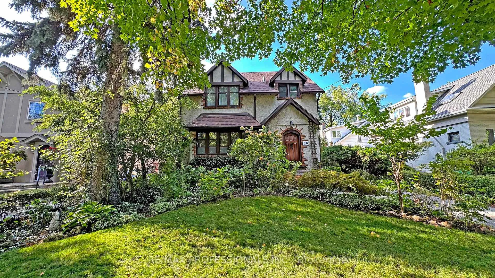 Photo 1 of 60 Burnhamthorpe Crescent, Etobicoke, Islington-City Centre West — HOMEH