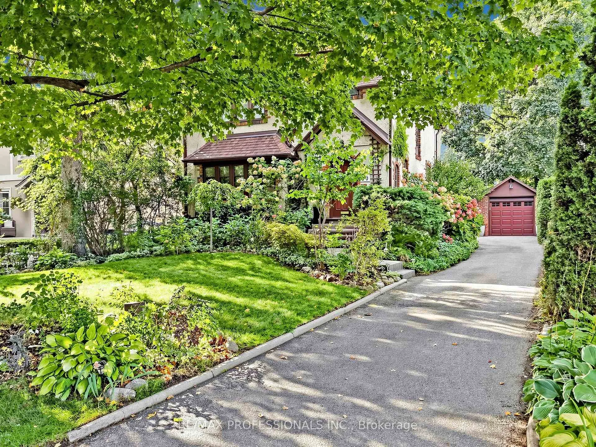 Photo 6 of 60 Burnhamthorpe Crescent, Etobicoke, Islington-City Centre West — HOMEH