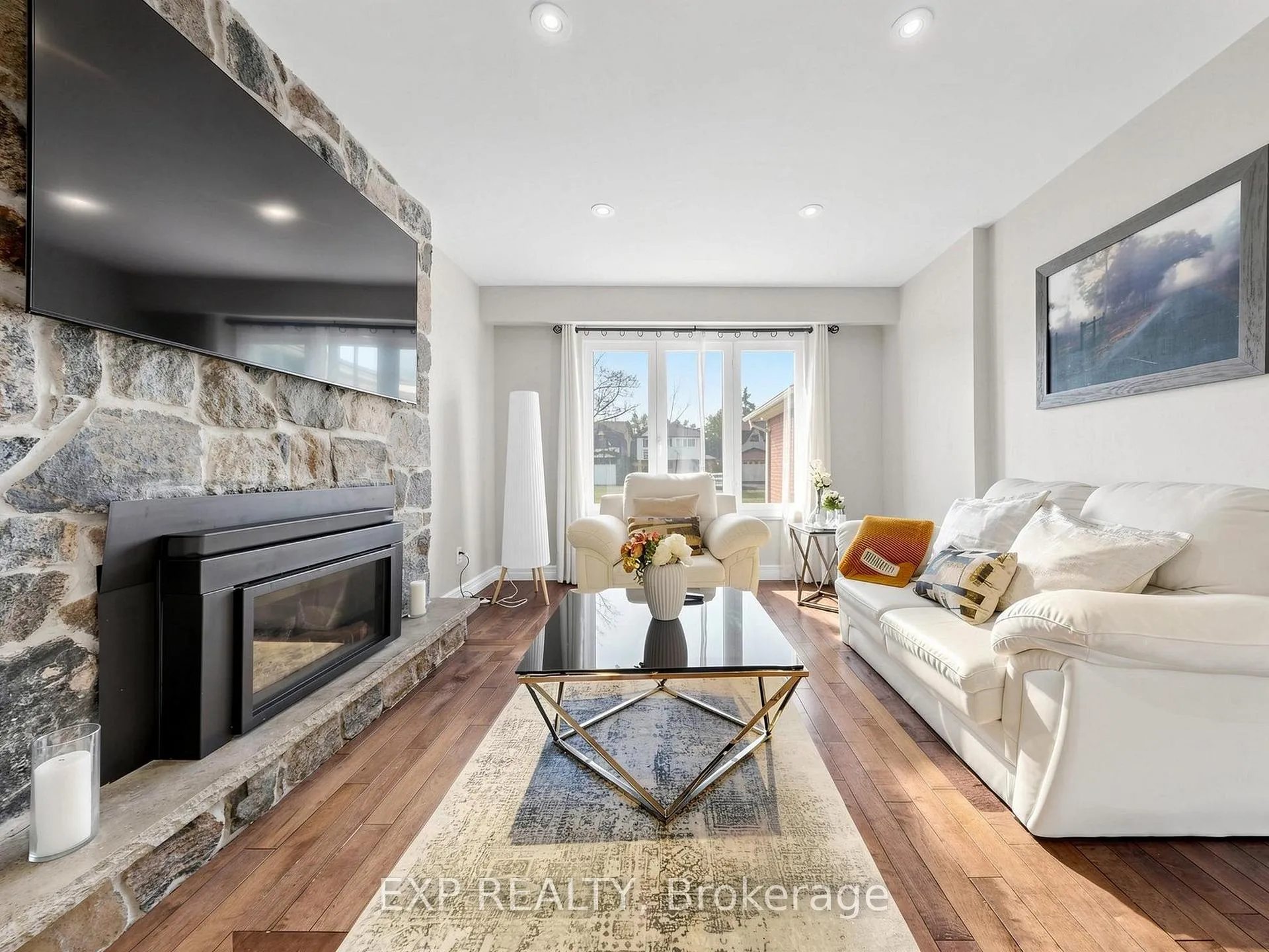 Photo 1 of 598 Stonebridge Lane, Pickering, West Shore — HOMEH
