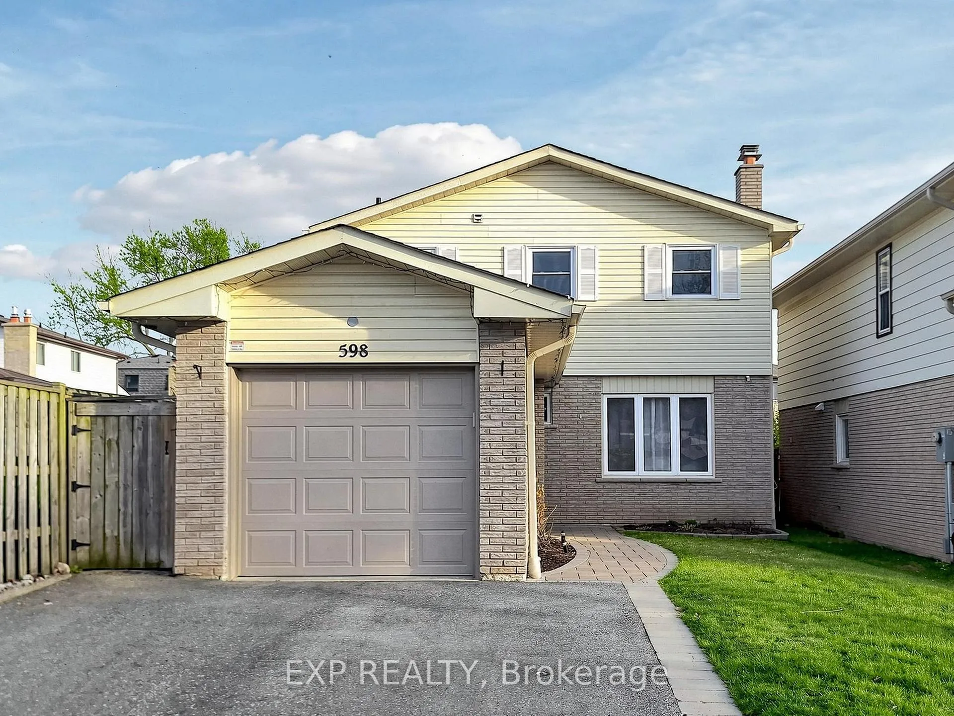 Photo 4 of 598 Stonebridge Lane, Pickering, West Shore — HOMEH