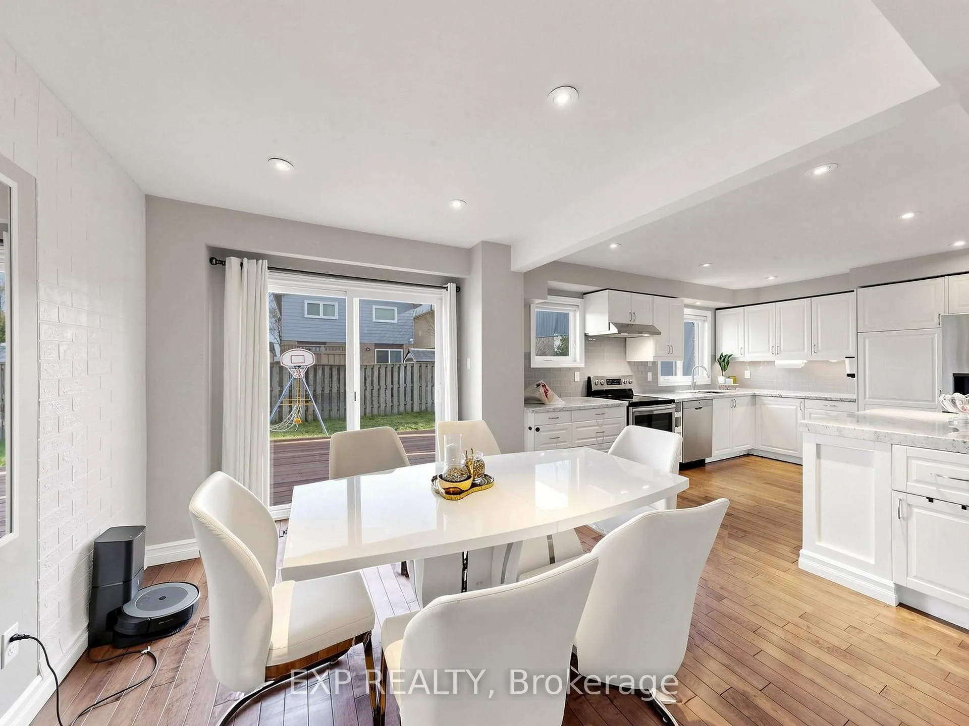 Photo 10 of 598 Stonebridge Lane, Pickering, West Shore — HOMEH