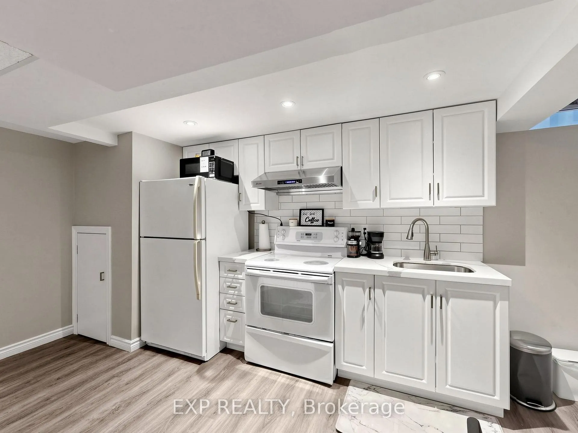 Photo 40 of 598 Stonebridge Lane, Pickering, West Shore — HOMEH
