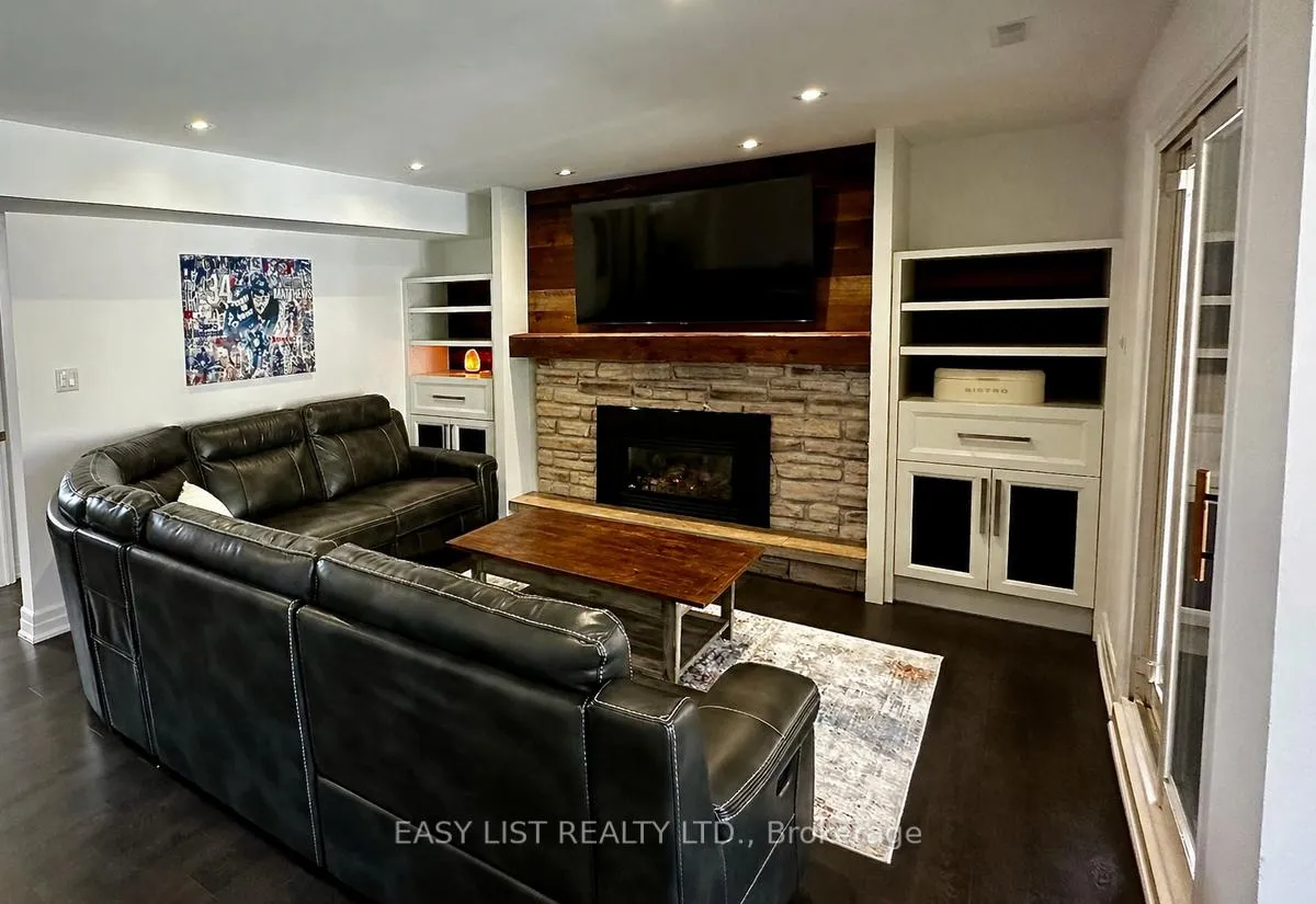 Photo 21 of 187 Hickman Street, Caledon, Bolton West — HOMEH