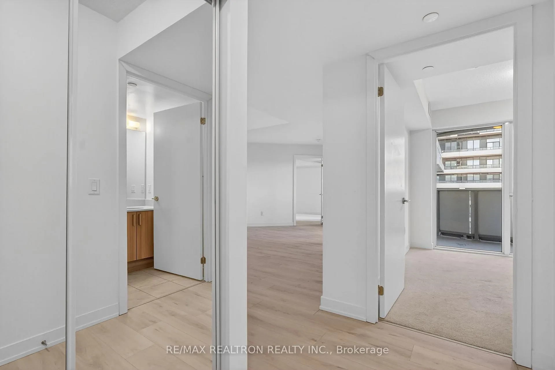 Photo 5 of Unit 301, 1010 Sandy Beach Road, Pickering, Bay Ridges — HOMEH