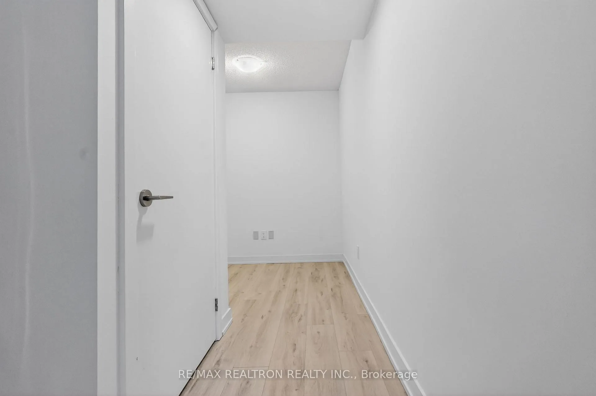 Photo 9 of Unit 301, 1010 Sandy Beach Road, Pickering, Bay Ridges — HOMEH