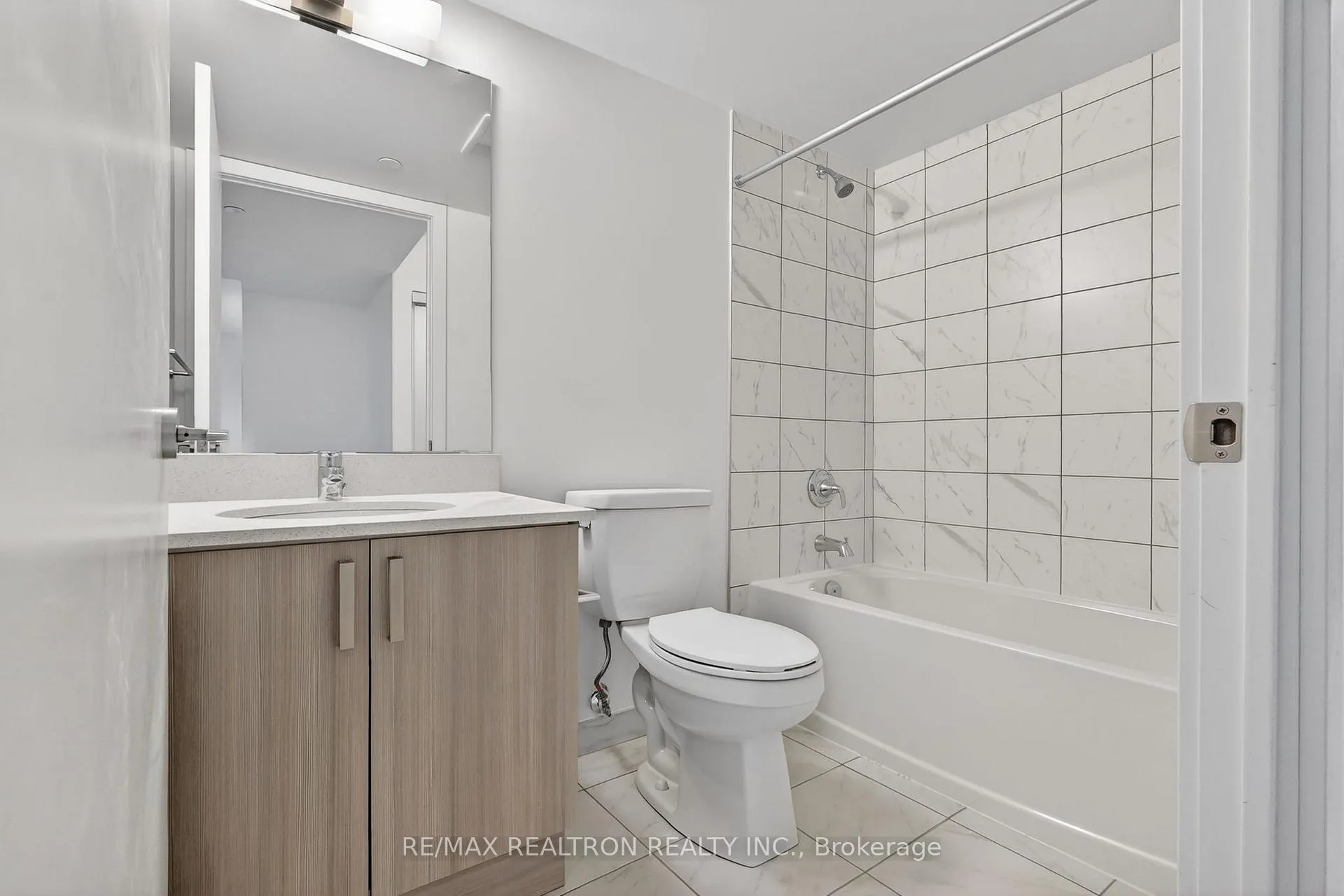 Photo 19 of Unit 301, 1010 Sandy Beach Road, Pickering, Bay Ridges — HOMEH