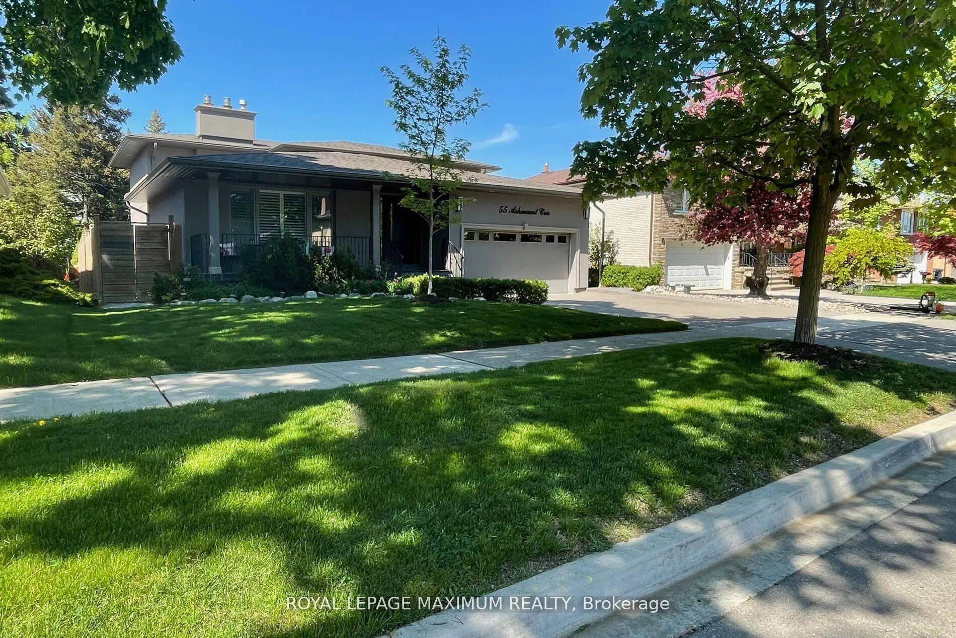 Photo 2 of 55 Ashmount Crescent, Etobicoke, Willowridge-Martingrove-Richview — HOMEH