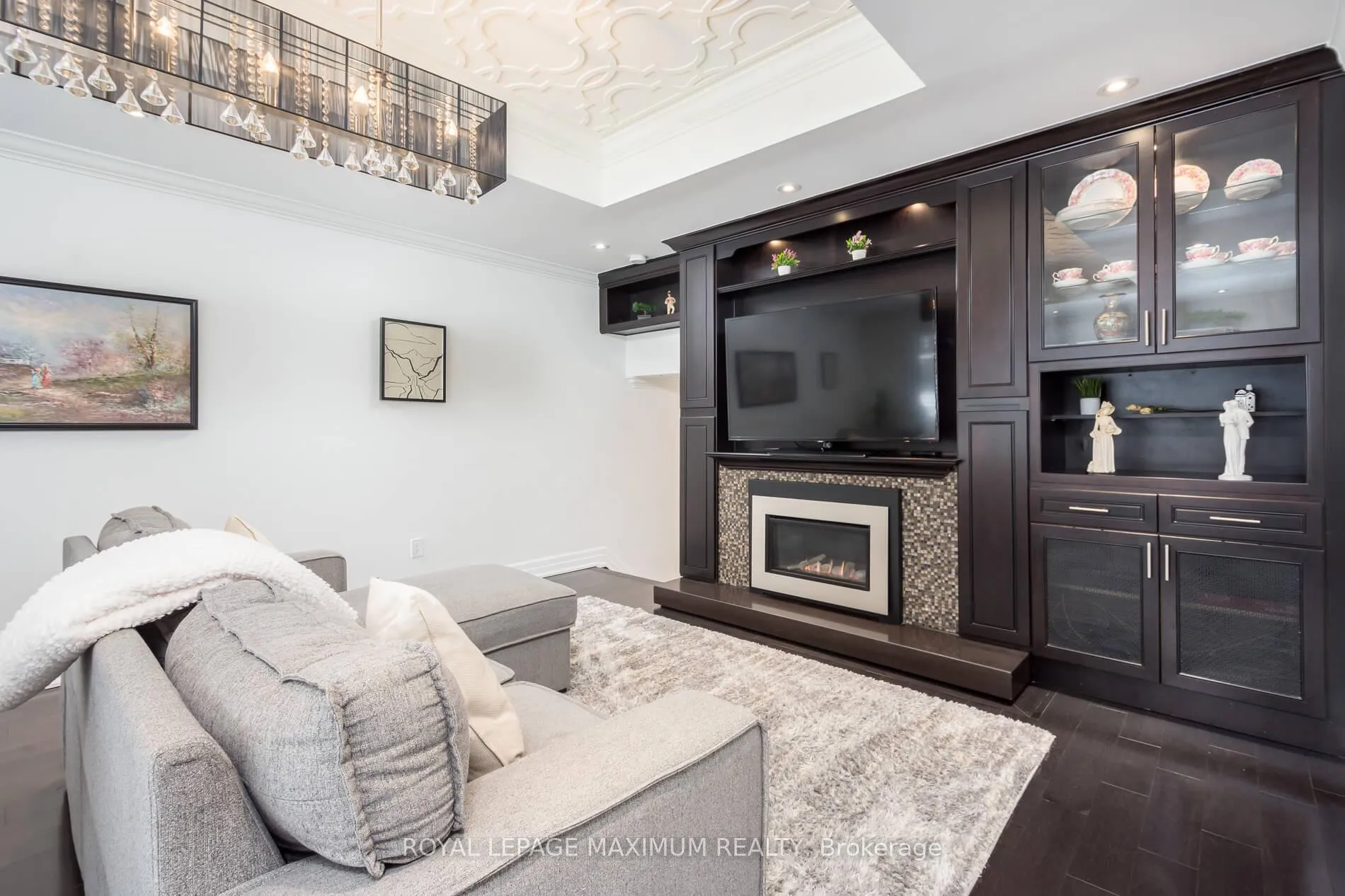 Photo 5 of 55 Ashmount Crescent, Etobicoke, Willowridge-Martingrove-Richview — HOMEH