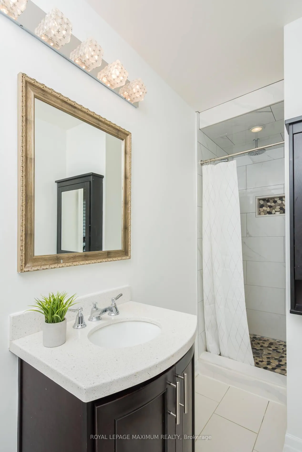 Photo 23 of 55 Ashmount Crescent, Etobicoke, Willowridge-Martingrove-Richview — HOMEH