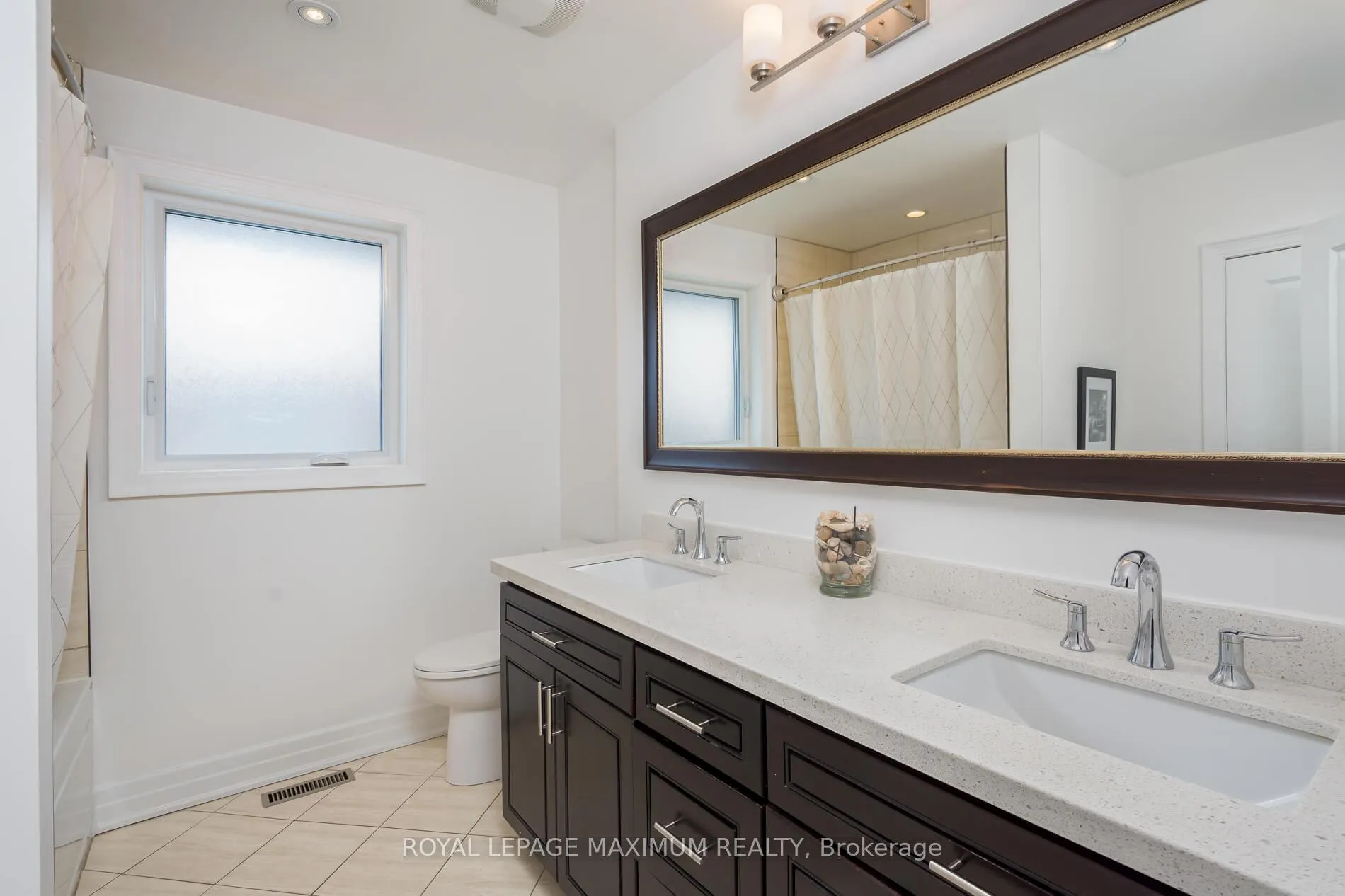 Photo 26 of 55 Ashmount Crescent, Etobicoke, Willowridge-Martingrove-Richview — HOMEH