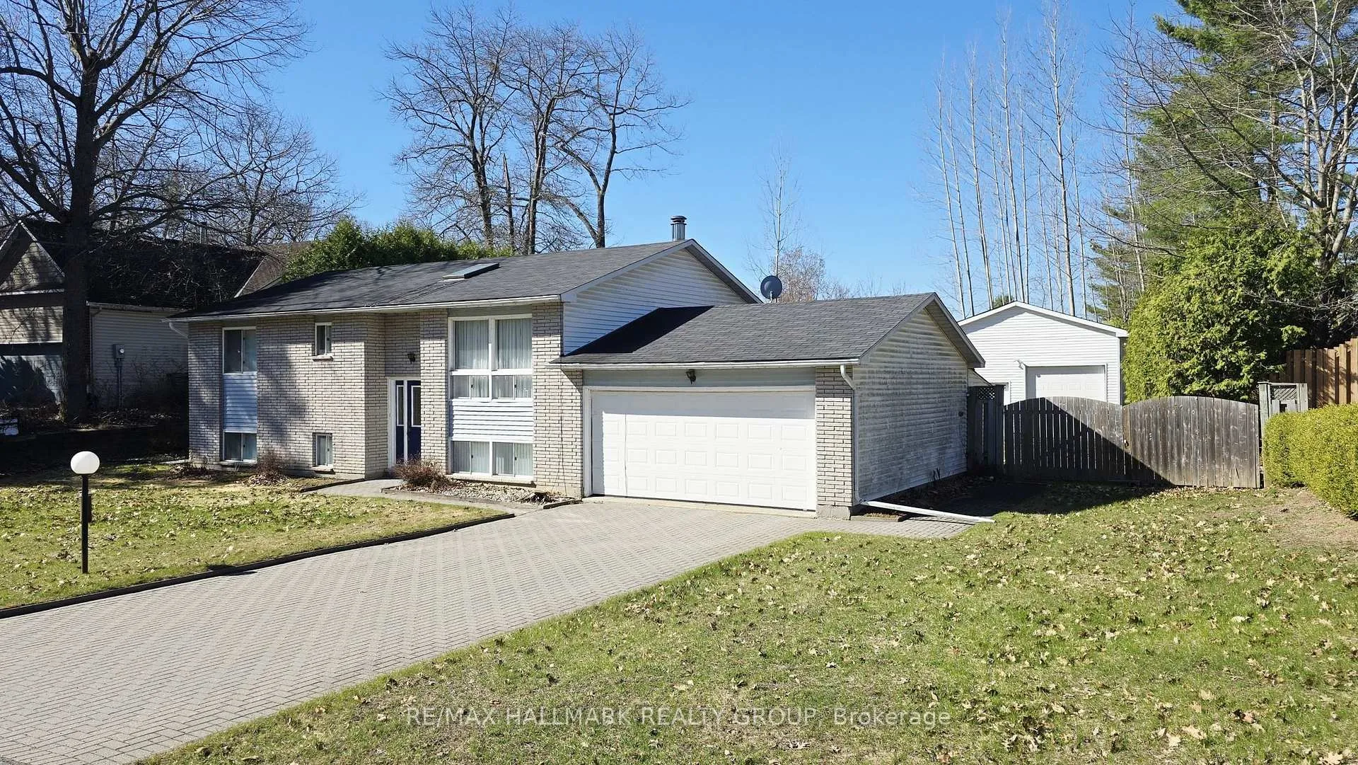 Photo 1 of 119 Archie Street, Ottawa, Constance Bay — HOMEH