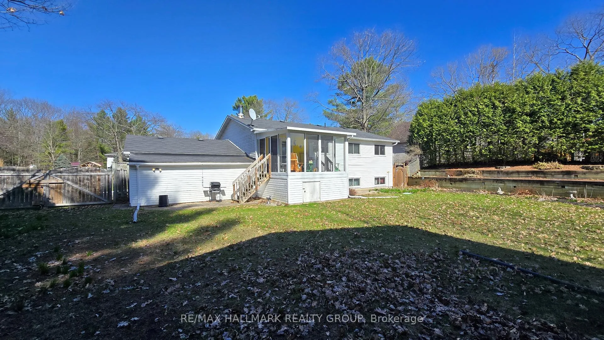 Photo 2 of 119 Archie Street, Ottawa, Constance Bay — HOMEH