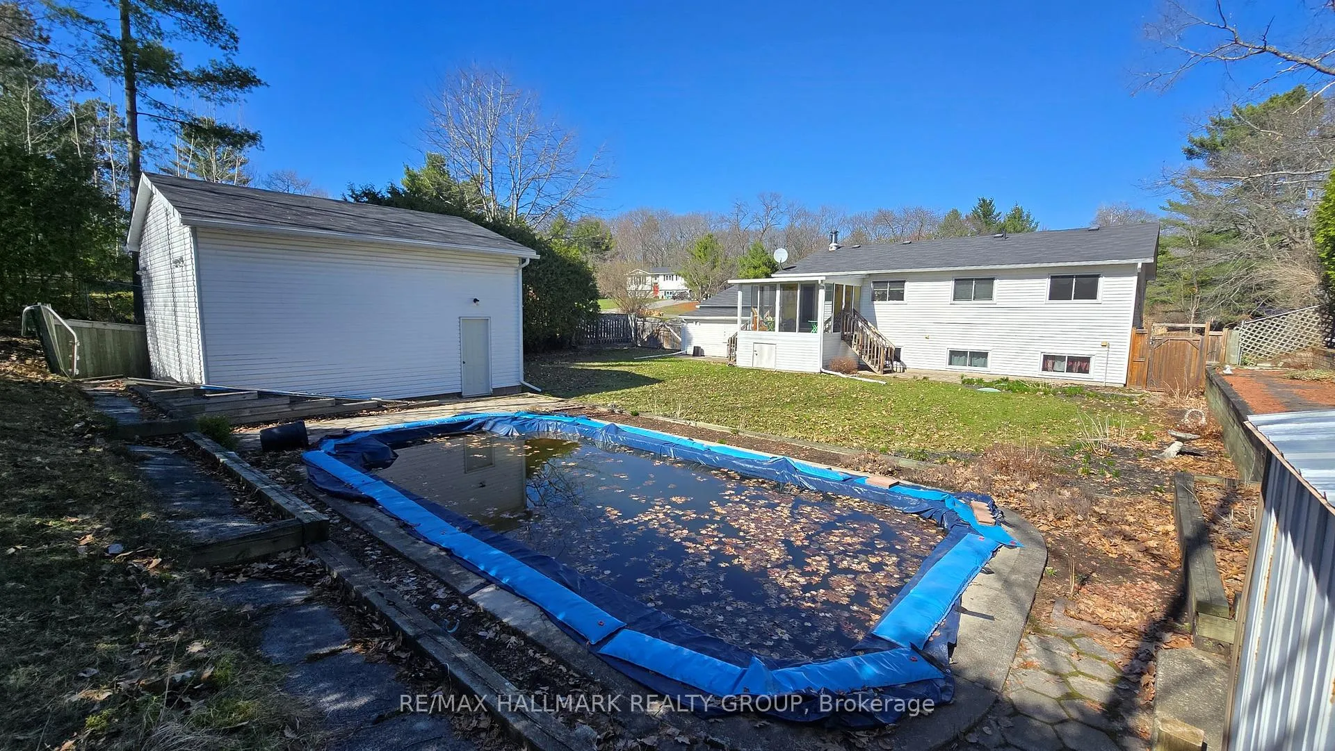 Photo 4 of 119 Archie Street, Ottawa, Constance Bay — HOMEH